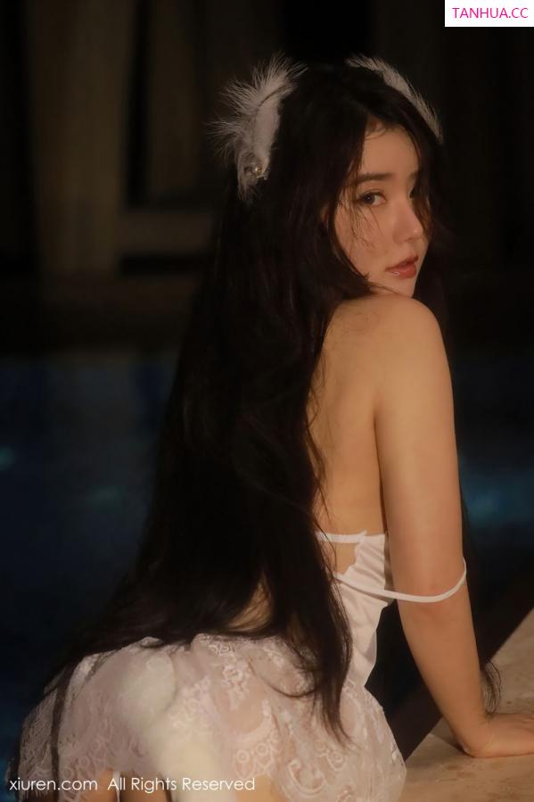 汤曼玲 玛鲁娜 [XiuRen]高清写真图 2022.01.24 No.4504 玛鲁娜Manuela第5张图片